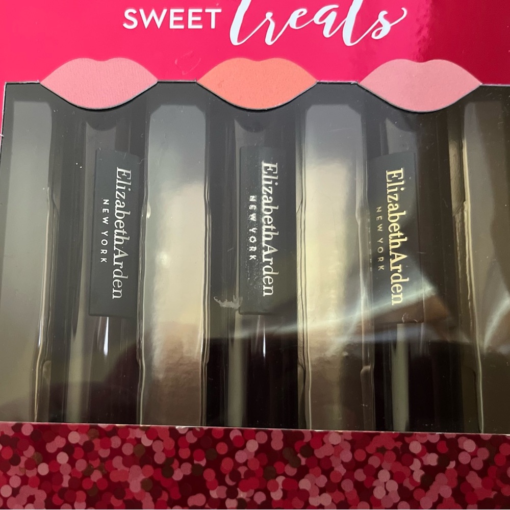 Elizabeth Arden Pink and Red Lip Balm & Gloss Set - Picture 3 of 3